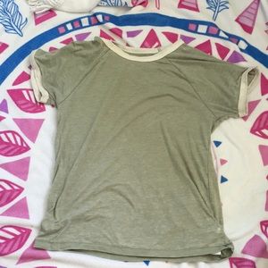 American Eagle T shirt